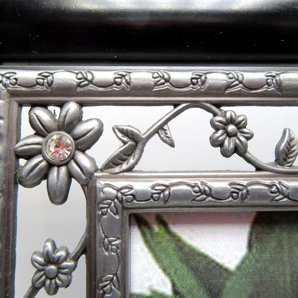 MALDEN engraved openwork pewter & rhinestone flower picture frame -4" x 6" photo - Picture 7 of 11